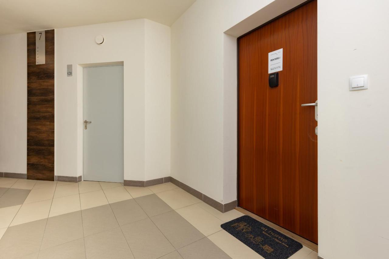 Quiet Apartment Park Edwarda Szymanskiego By Noclegi Renters Varsó Kültér fotó